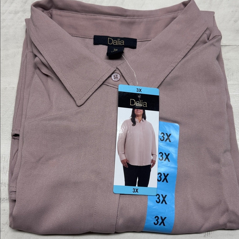Dalia ladies woven top new with tags!!